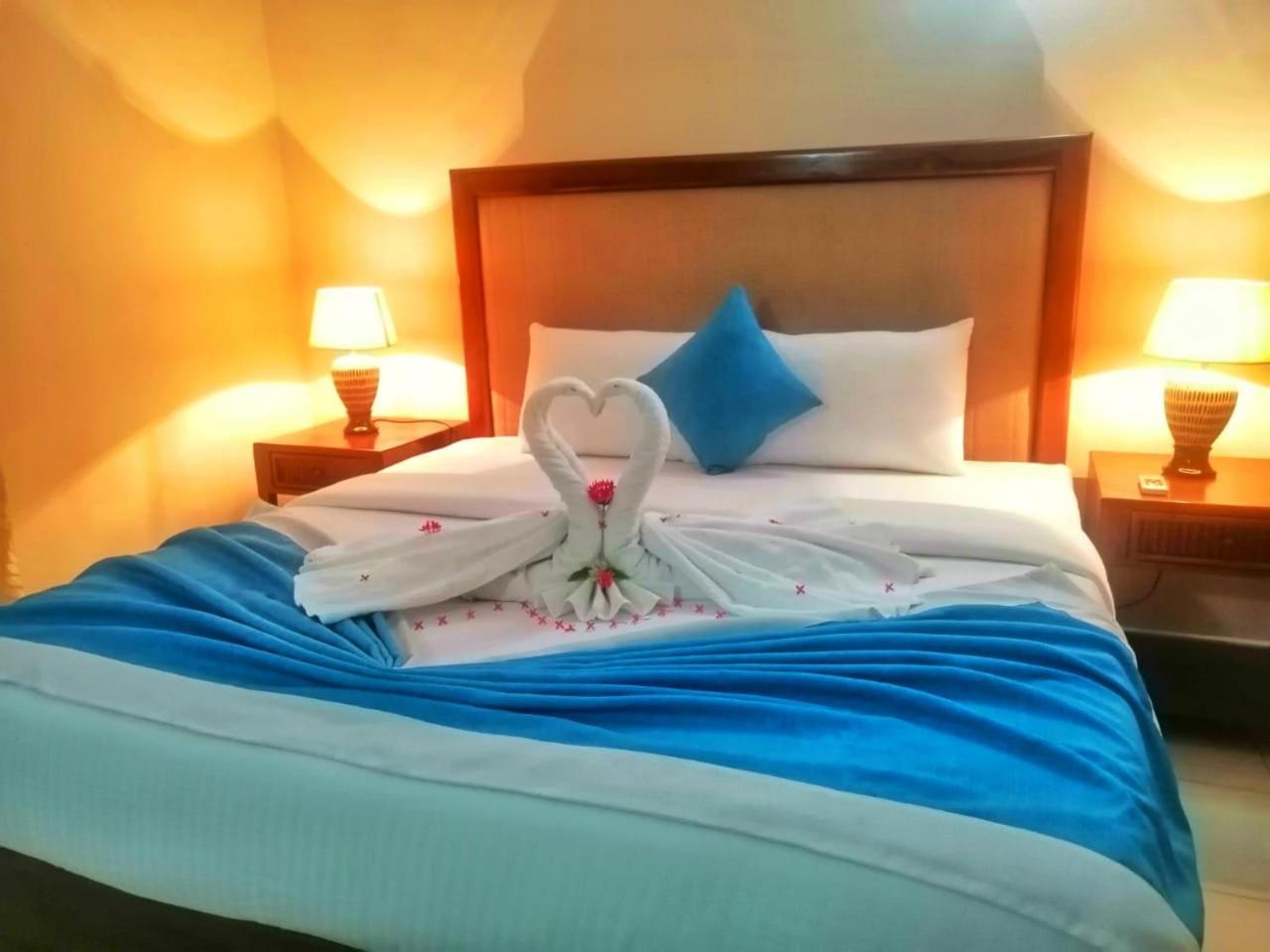 Nalendra Villa - Oceanfront Hikkaduwa Extérieur photo