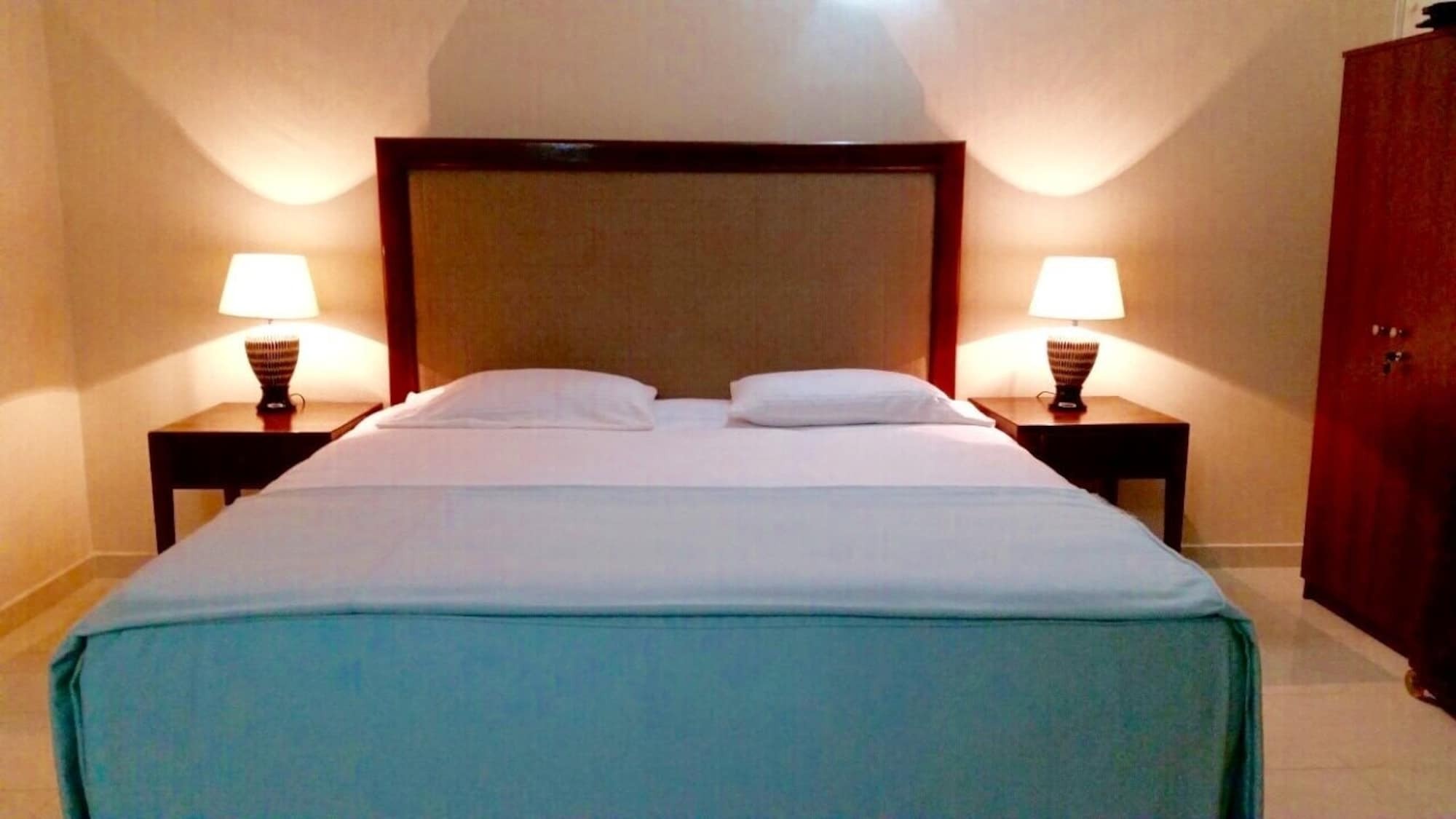 Nalendra Villa - Oceanfront Hikkaduwa Extérieur photo